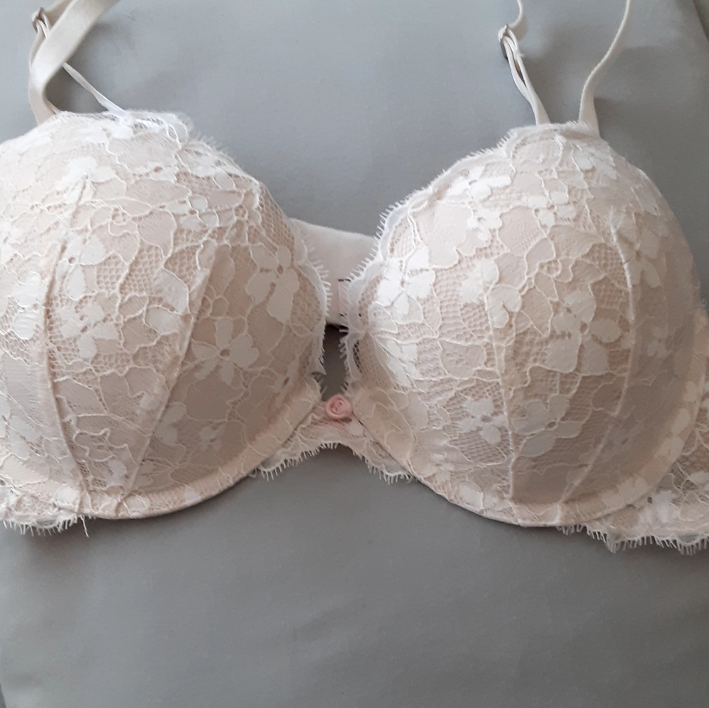 Victoria Secret Lace Push Up Bra
